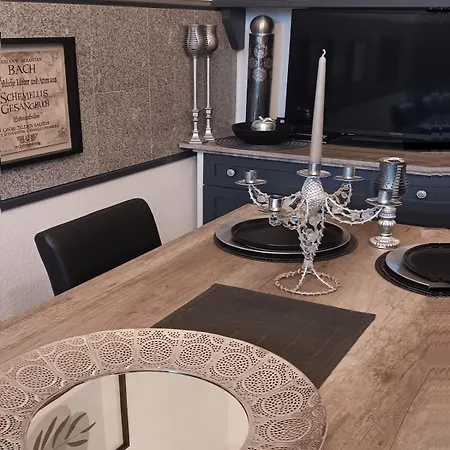 Comic Fantasy & Cosplay - Leipzig-halle - Messe 4 Betten 4 Parkplaetze Klavier & Kaminzimmer Delitzsch