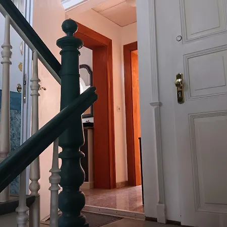 Einfach Sich Selbst Mal Wohlfuehlen, Voll Ausgestattet Kueche Und Bad, Auch Wohnung Alles Da, Wlan, 17 Min Zur Messe 4 Min Zum Schloss 4 Betten Inklusive, 4 Parkplaetze Kostenlos *