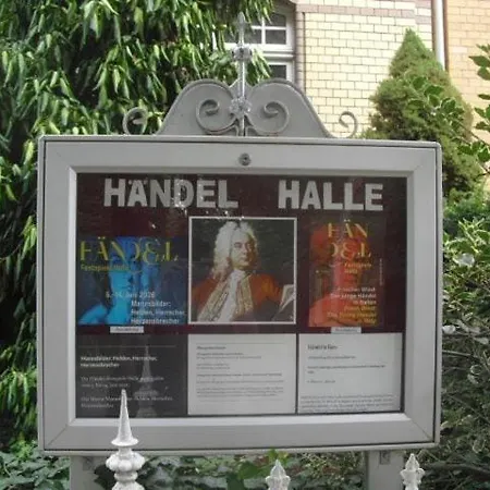 Einfach Sich Selbst Mal Wohlfuehlen, Voll Ausgestattet Kueche Und Bad, Auch Wohnung Alles Da, Wlan, 17 Min Zur Messe 4 Min Zum Schloss 4 Betten Inklusive, 4 Parkplaetze Kostenlos Apartment