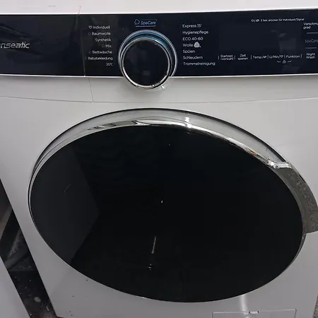 Apartment Einfach Sich Selbst Mal Wohlfuehlen, Voll Ausgestattet Kueche Und Bad, Auch Wohnung Alles Da, Wlan, 17 Min Zur Messe 4 Min Zum Schloss 4 Betten Inklusive, 4 Parkplaetze Kostenlos *